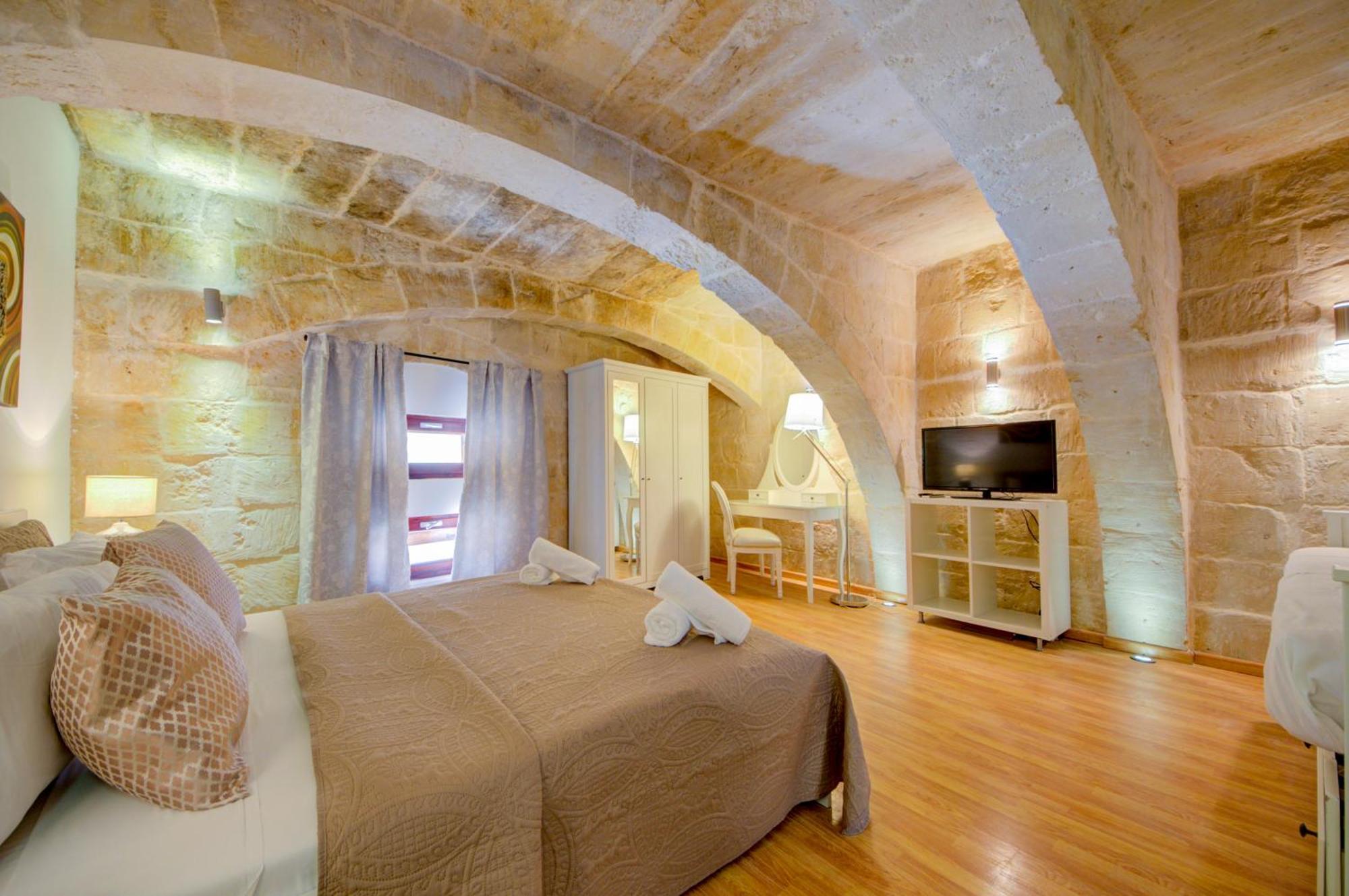 Valletta Waterfront Villa With Pool And Jacuzzi ภายนอก รูปภาพ